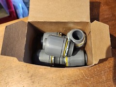 NEW BOX OF 5 Arlington NMLT10 1″ Straight non-metalic Liquid Tight connectors