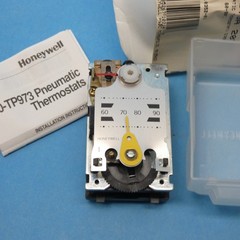 Honeywell TP973A2076 Pneumatic Thermostat Direct Acting 60-90 F 1 or 2 Pipes