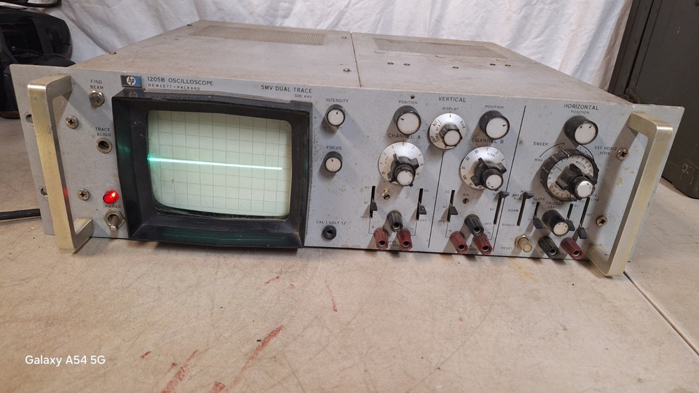Hp Hewlett Packard 1205b oscilloscope dual trace 500khz 5 mv Powers Up Untested