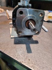 G188G136DR/NT12 2 Stage Hydraulic Gear Pump Low 8.12GPM Hi 2.93GPM 3000 psi