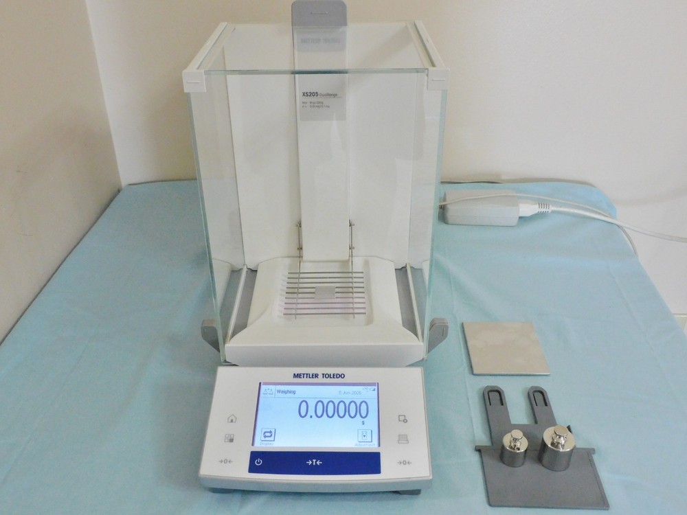 METTLER TOLEDO XS205DU DUALRANGE ANALYTICAL LAB BALANCE 81g@0.01mg 220g@0.1mg
