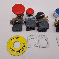 Schneider ZBV-G3, ZBE-102, ZBE-101 Monetary, E Stop, Turn, Indicator Lot of 6