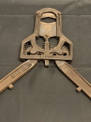 Antique Cast Iron Cattle Dehorner Clip Tool Veterinary Livestock Farm 37”