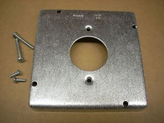 Hubbell Raco 887 4-11/16″ Square Cover Raised 1/2″ for 20Amp Receptacle New