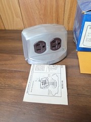 THOMAS & BETTS FLOOR Mount OUTLET SATIN FINISH 1854D 4 Receptacles Nema Duplex