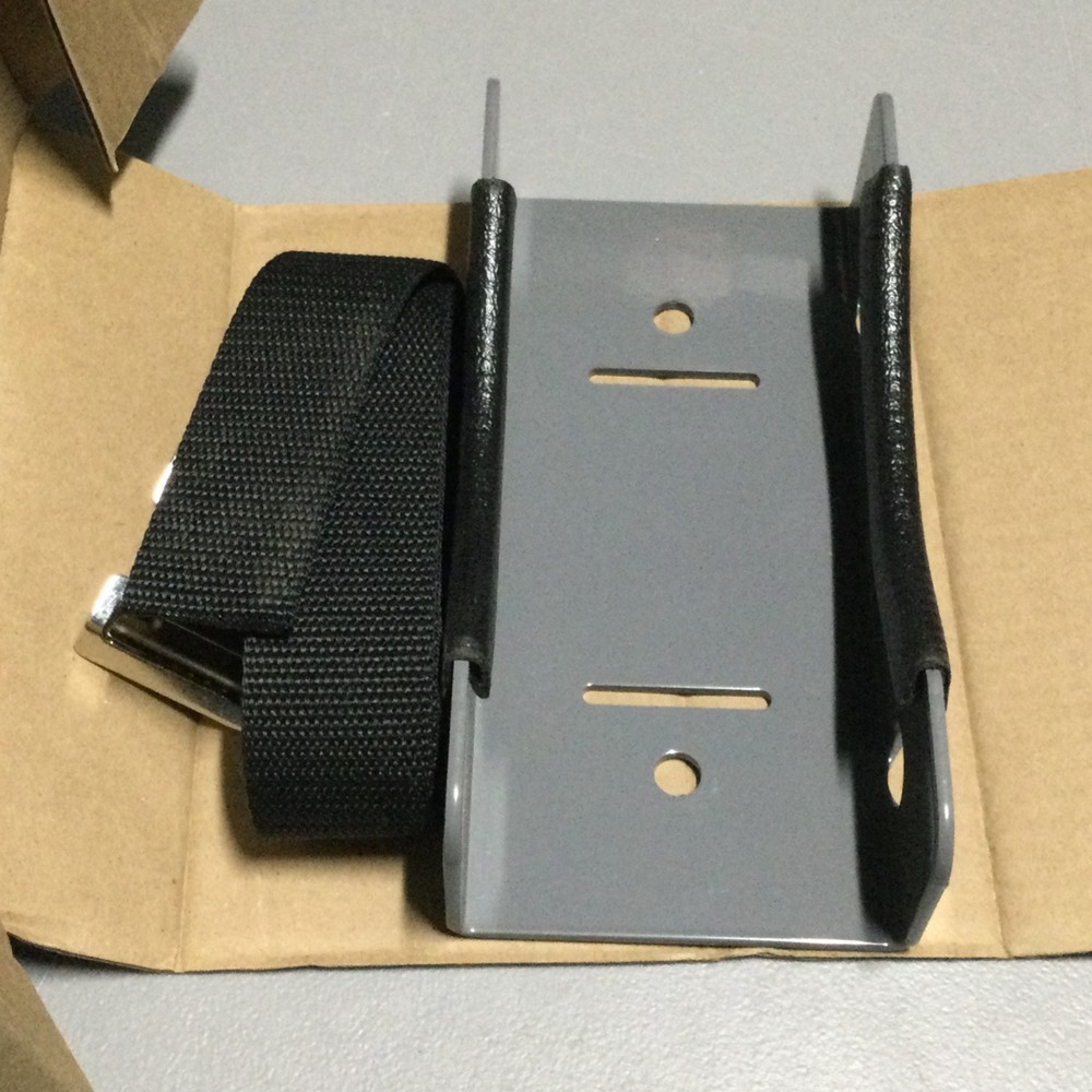 2 New — Single Cylinder Wall Bracket 4302650