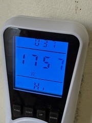 Digital Power Saving Energy Monitor Watt Amp Volt KWh Meter Electricity Analyzer