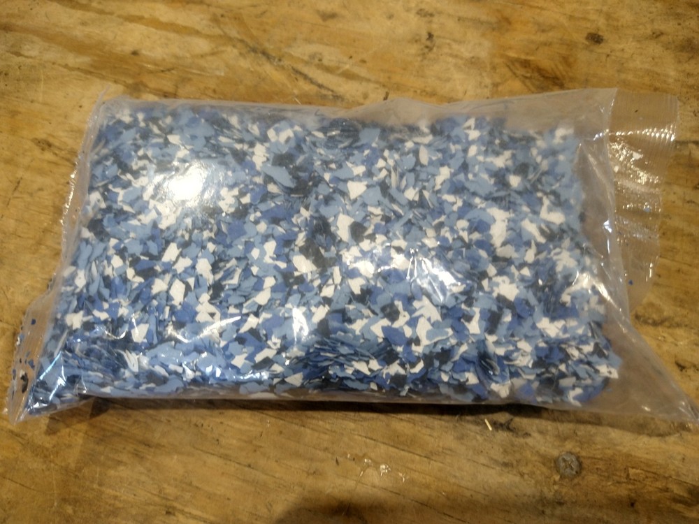 12 oz Bag Gray Decorative Chips Rust-Oleum Epoxy Shield Garage Floor Coating Kit