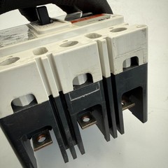 NEW TAKEOUT EATON HFD3015 15 AMP 3P 600V 65kA Circuit Breaker – Ships Same Day!
