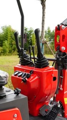 HUAYEE Mini Excavator 1.4Ton Digger 13.5HP Gas Engine EPA Hydraulic Thumb Clip
