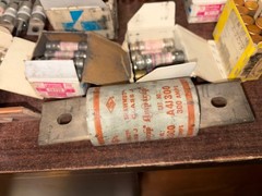 LOT OFOVER 100 NOS FUSES FUSETRON BUSSMANN GOULD SHAWMUTT BULLET ETC. S1