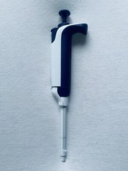 Rainin L-200 XLS Pipet Lite XLS ~ LTS 20-200ul LTS ~ Single Channel ~ Calibrated