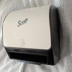 Paper towel dispenser wall mount