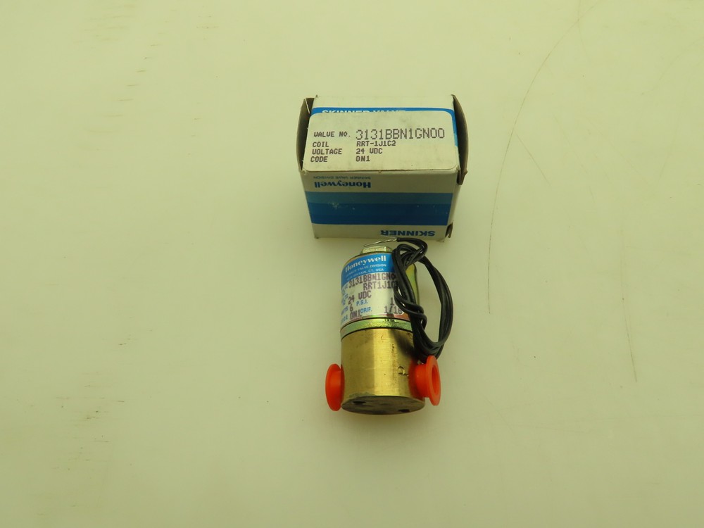 Honeywell Skinner 3131BBN1GN00 Solenoid Valve 3-Way NC 24VDC 100 PSI 1/8″ NPT