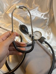 Omron HEM-18 Manual Blood Pressure Monitor Kit, Adult Cuff, Stethoscope