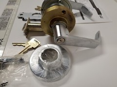“NEW” Dorma Classroom Intruder Lock, CL877D LRC 626 RH, Heavy Duty Keyed, CL800