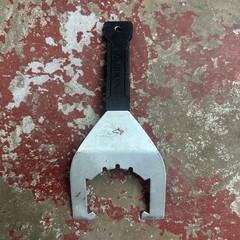 Universal Sink Drain Wrench Tool, by Husky-Model/MPN 1004 870 654