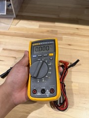 FLUKE 115 TRMS MULTIMETER W/ LEADS & CLIPS – SHIPS FAST