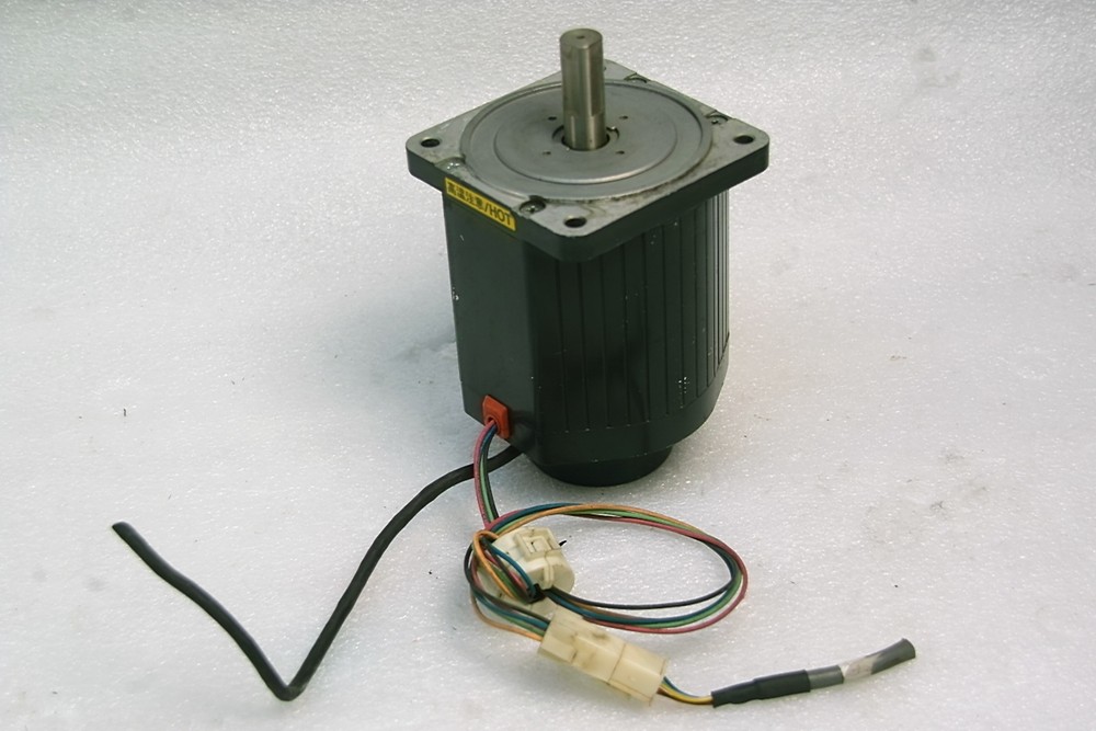 VEXTA A4041-9515NE 5PH STEPPING MOTOR TESTED WORKING FREE SHIP