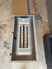 1- 225AMP 480V 42CKT MAIN LUG 3PHASE 4 WIRE COMPLETE PANEL NEMA 1 SURFACE 42″