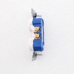 10 Cooper White TAMPER RESISTANT Duplex Receptacle Outlets NEMA 5-15R 15A TR270W