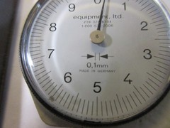 EQUIPMENT GERMANY PEARL GAUGE 10mm CAPACITY 0.1mm ACCURACY PRESS GAUGE NEW