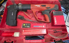 Hilti DX 460 Powder Actuated Fastening Tool Nail Gun With Case And Few Extras