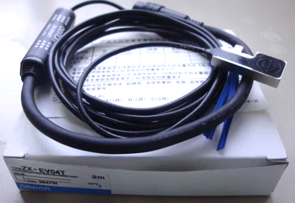Omron ZX-EV04T Sensor New One Expedited Shipping ZXEV04T