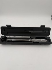 Precision Instruments 3/8 inch Drive 20-100 ft-lb Torque Wrench M2F100F
