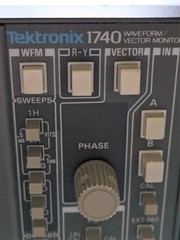 1740 Tektronix Combination Waveform and Vector Monitor