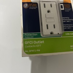 Leviton Fault Circuit Interrupter GFCI Outlet 15-125V (A12) Slim
