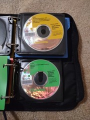 MICROSOFT Volume Licensing Canvas Storage Binder 12.5” x 9” x 3”Full W/ 70 Discs