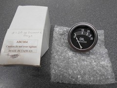 Oil Pressure Gauge, Universal. (0-30 PSI) For Farm Tractors, etc. New Old Stock!