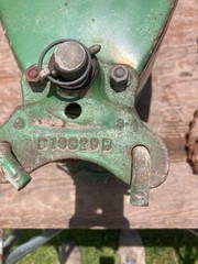 John Deere 4-Row Planter 494 495 Fertilizer Insecticide Box w/Chain B13829B Exc
