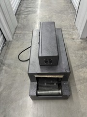 11.8×5.9″ Heat Shrink Tunnel Packaging Machine Mesh Type Film Shrink Sealer 220V