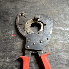 Klein Tools 63800ACSR Ratcheting Cable Cutter ACSR 477 MCM 22in Red
