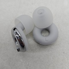 Loop Switch 2 Adjustable Ear Plugs 3 Noise Relief Modes 20-26 dB (SNR) Reduction