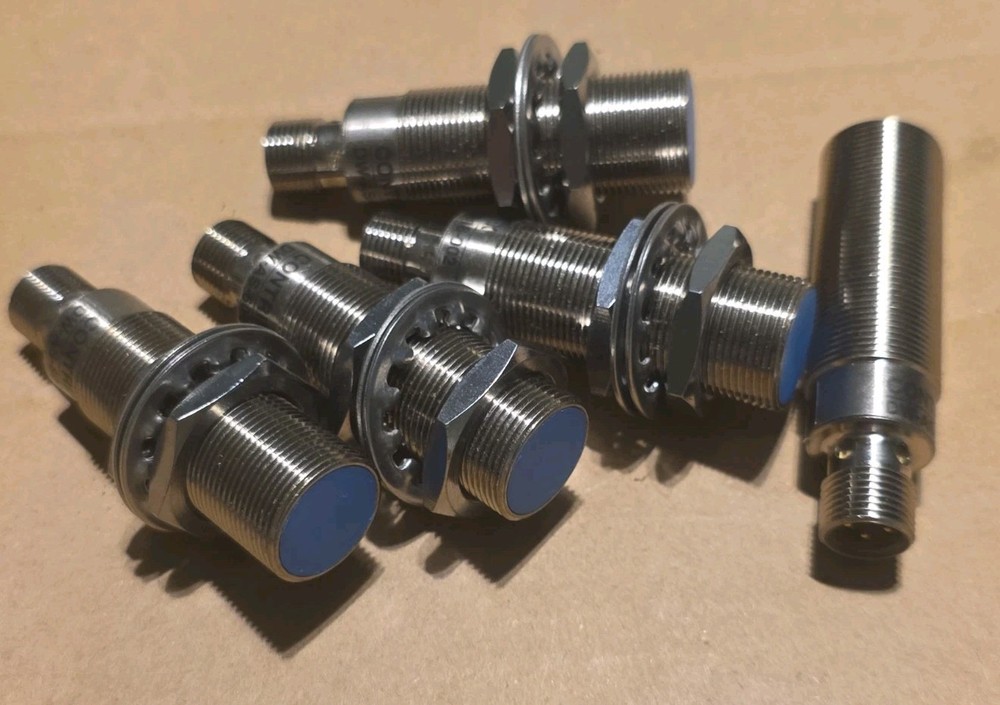Lot of 4 Contrinex DW-AS-604-M18-002 Sensor Proximity Switch