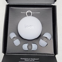 Loop Switch 2 Adjustable Ear Plugs 3 Noise Relief Modes 20-26 dB (SNR) Reduction