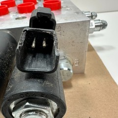 Hydraulic Manifold Control Valve Industrial 23-1150 2BL4-0025 Unsure of Brand