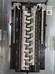 New! Cutler Hammer BRP30L200G 200A 240V 1 Ph 30 Circuits *No Cover