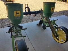 John Deere 2 row corn planter