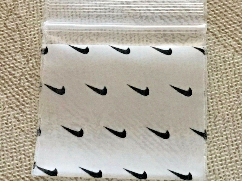 200 SMALL BAGGIES 1515 1.5″ X 1.5″ MINI Resealable POLY DESIGNER BAGS NIKE