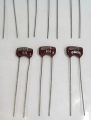 Vintage Unbranded Surplus Silver Mica Capacitors EM 62pF 5% Lot of 7