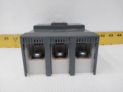 ABB 200 Amp Circuit Breaker 240 VAC / 250 VDC 3 Pole A2A200TT