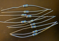 10pcs 147-ohm 1/4W 1% Metal Film Precision Axial Resistors ~ NEW ~