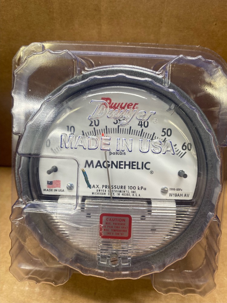 Dwyer Magnehelic Differential Pressure Gage, 2000-60PA
