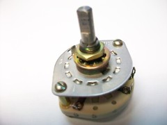 OAK 3 POSITION 2 POLE ROTARY SWITCH. P/N 5-15544-562 NSN 5930-00-542-3901