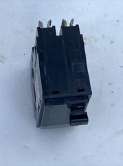 Square D QO240 40 Amp 2 Pole Yellow “D” QO Plug-in Circuit Breaker 120/240 USED