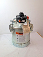 Binks 2.8 Gallon Pressure Tank Zinc Plated Double Regulator 83C-221